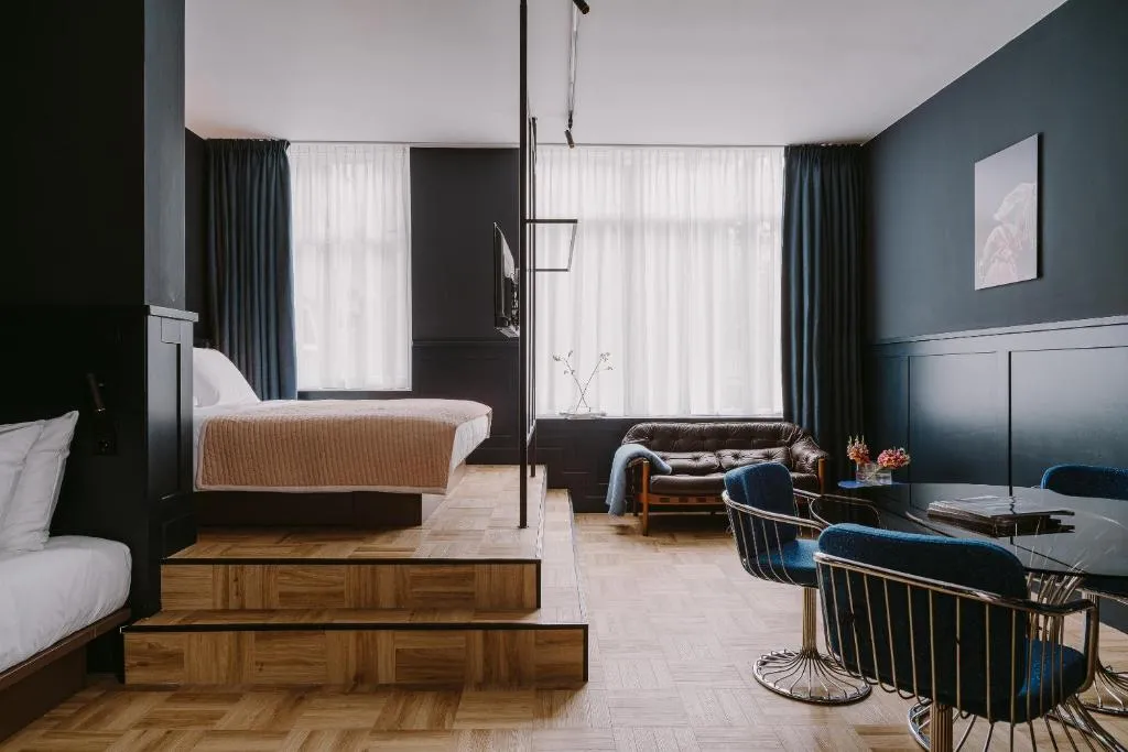 Image 1 of Supernova Hotel