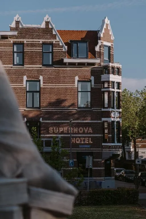 Image 3 of Supernova Hotel
