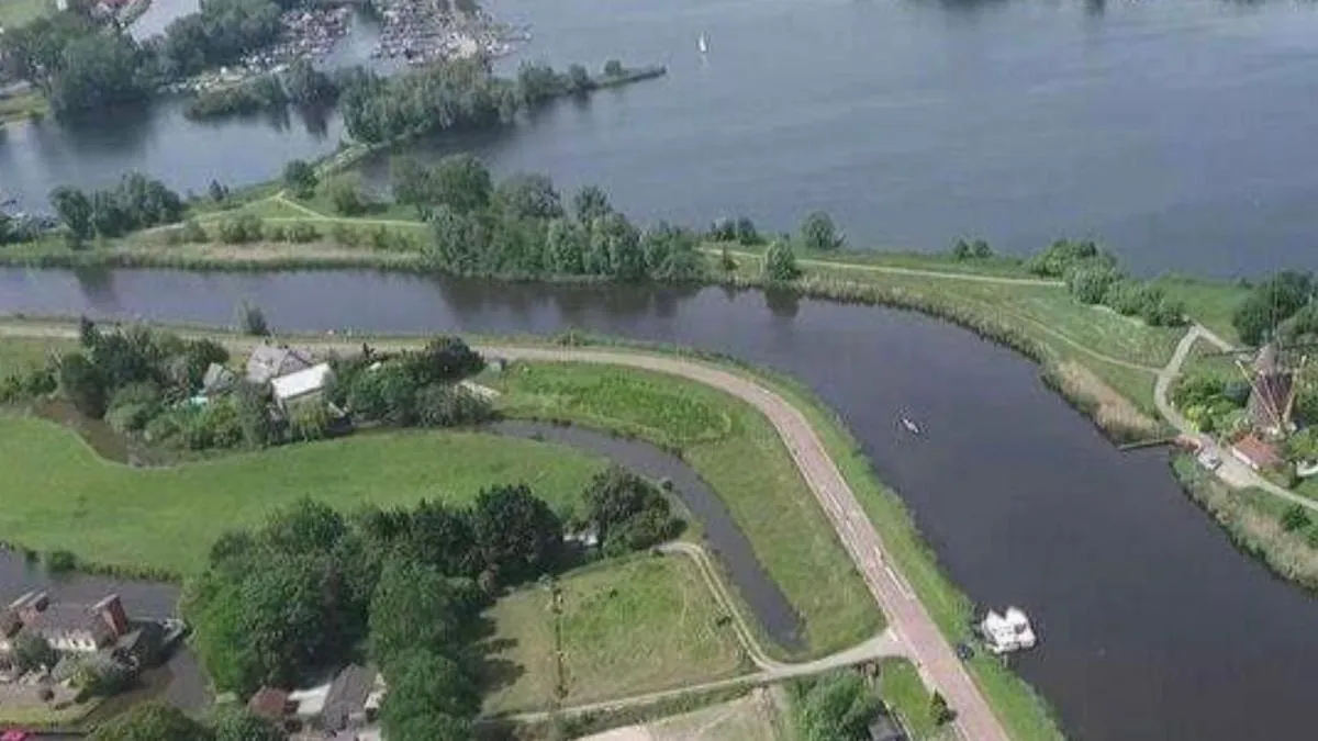 Image 2 of Chalet aan de Rotte