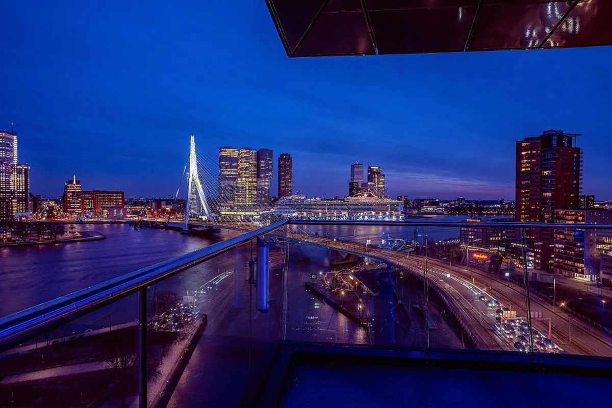 Image 1 of DoubleTree by Hilton Rotterdam Centre