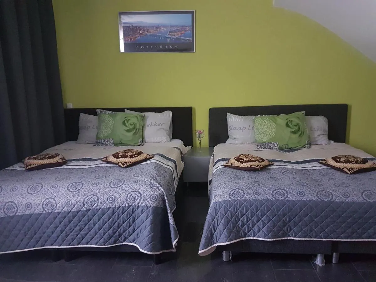 Image 3 of Sewdien’s Apartment Maashaven