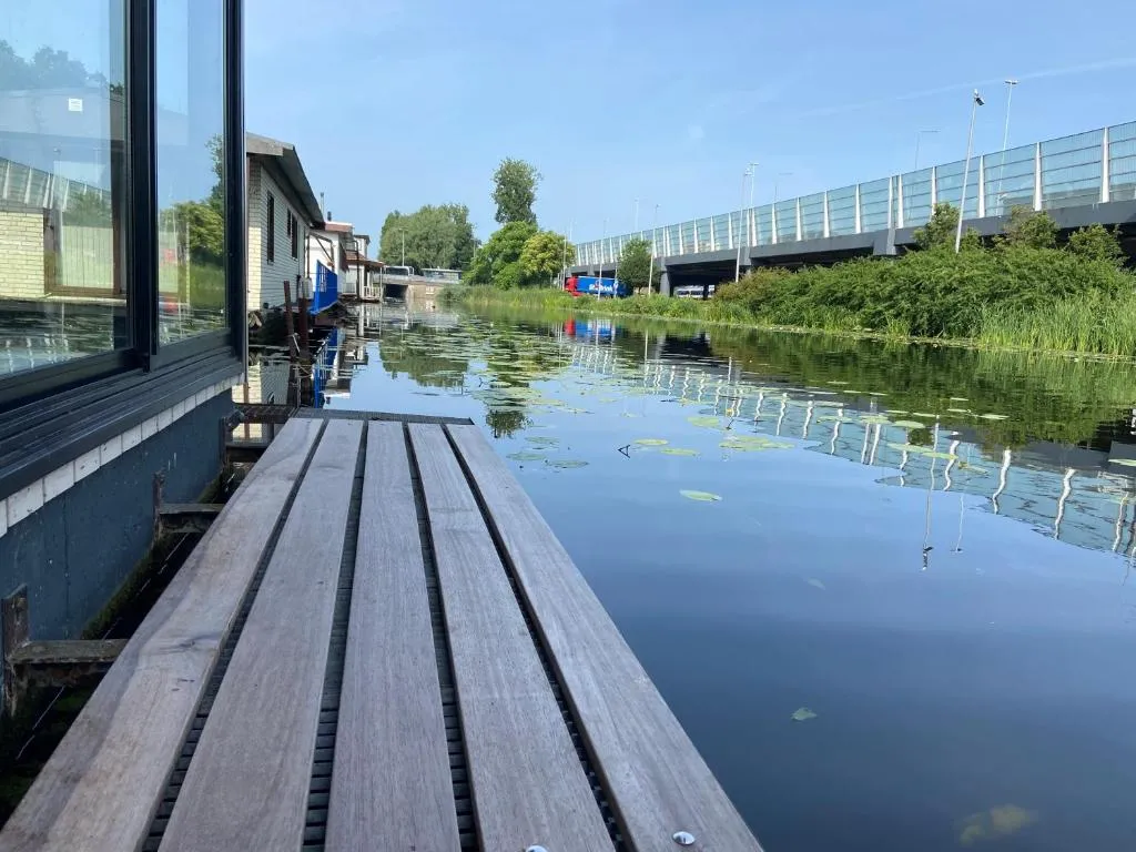 Image of Unieke woonark met privétuin en free parking.