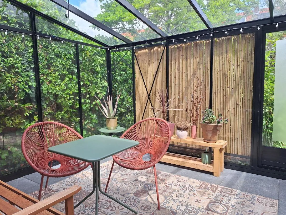 Image 1 of B&B Berglust Rotterdam met serre en gratis parkeren