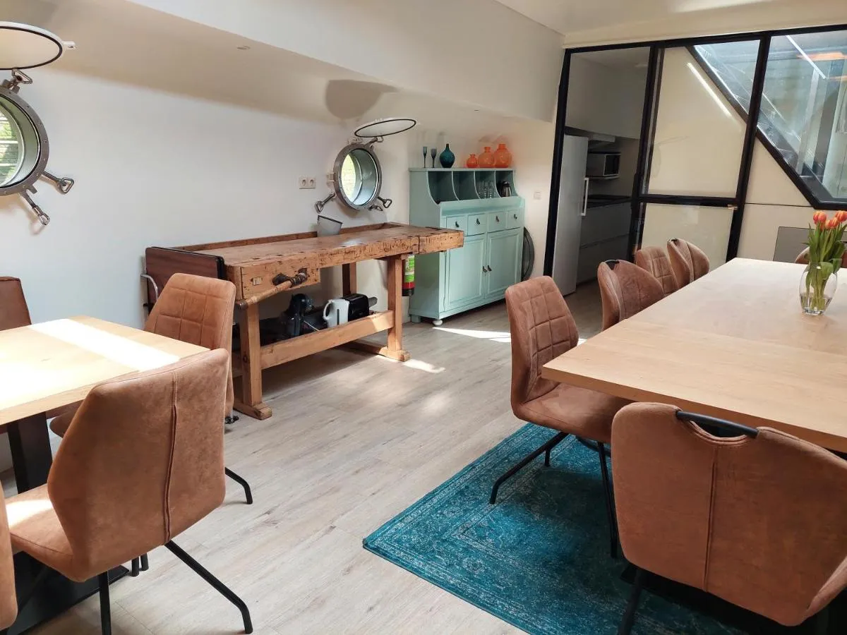 Image 6 of Boat Rooms on Water in Roterdam centrum