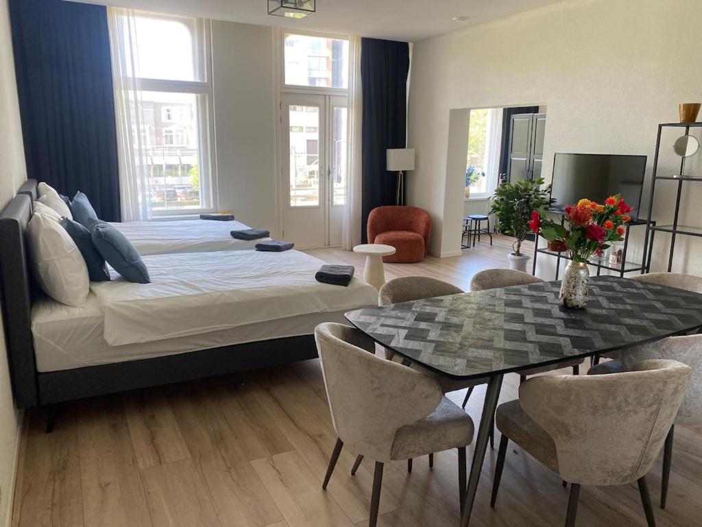 Image of Cozy and best location! 6 person
