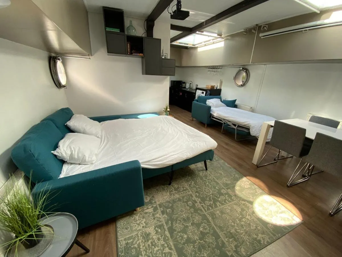 Image 1 of De Coaster & Aquarium Ponton