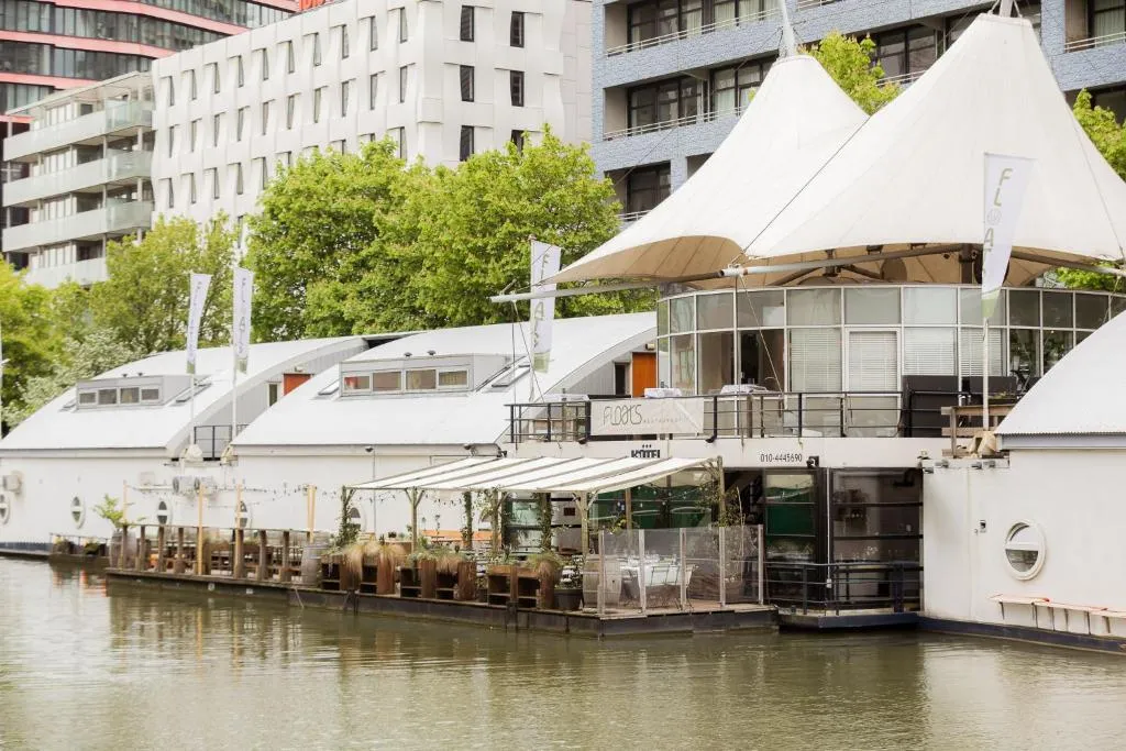 FLOATS by H2OTEL Rotterdam