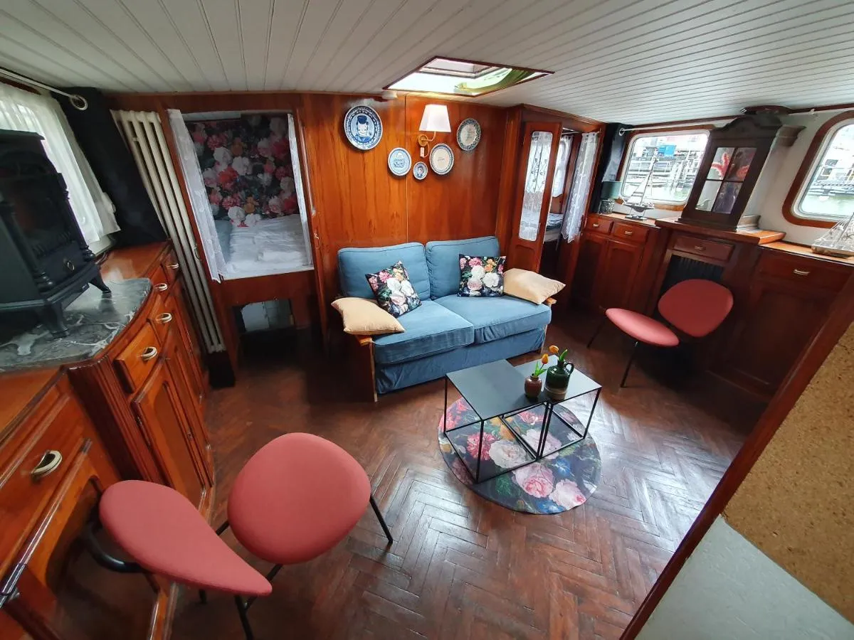 Image 1 of Houseboat holiday apartments Rotterdam