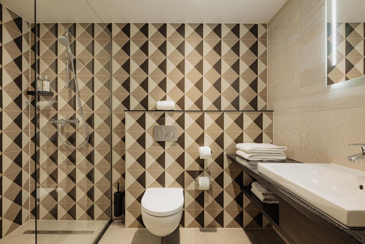 Image 2 of Leonardo Hotel Rotterdam Savoy