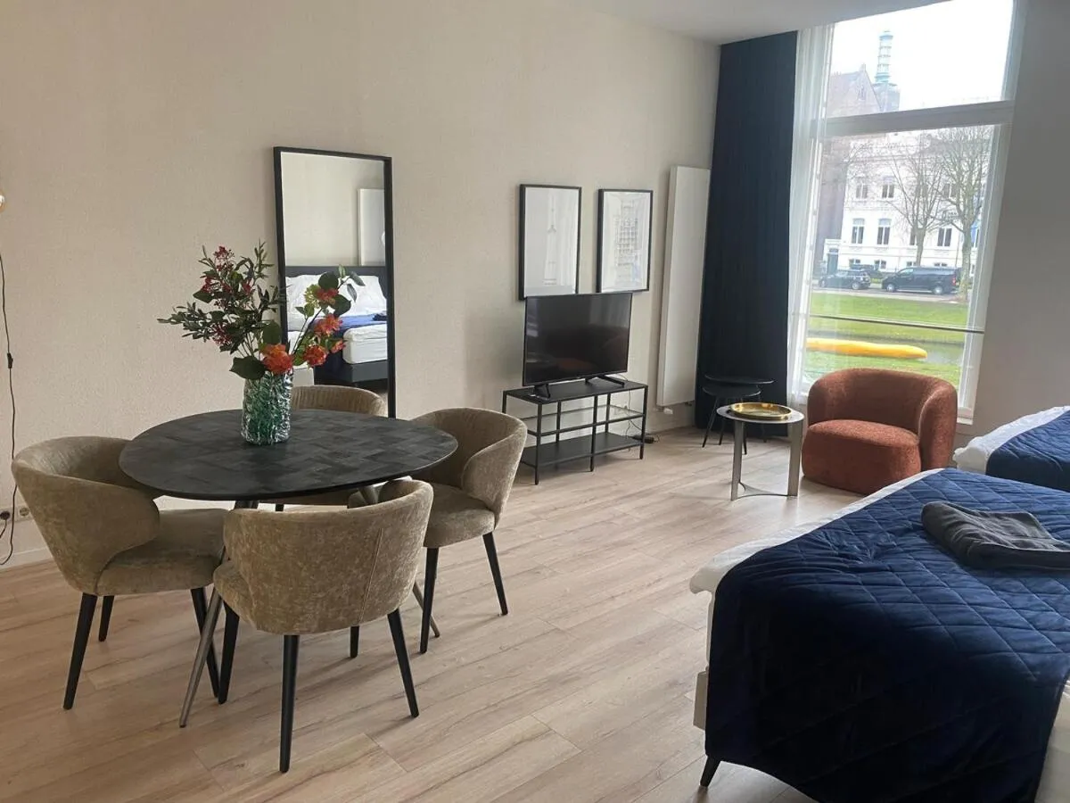 Image 4 of Luxurious central apartment