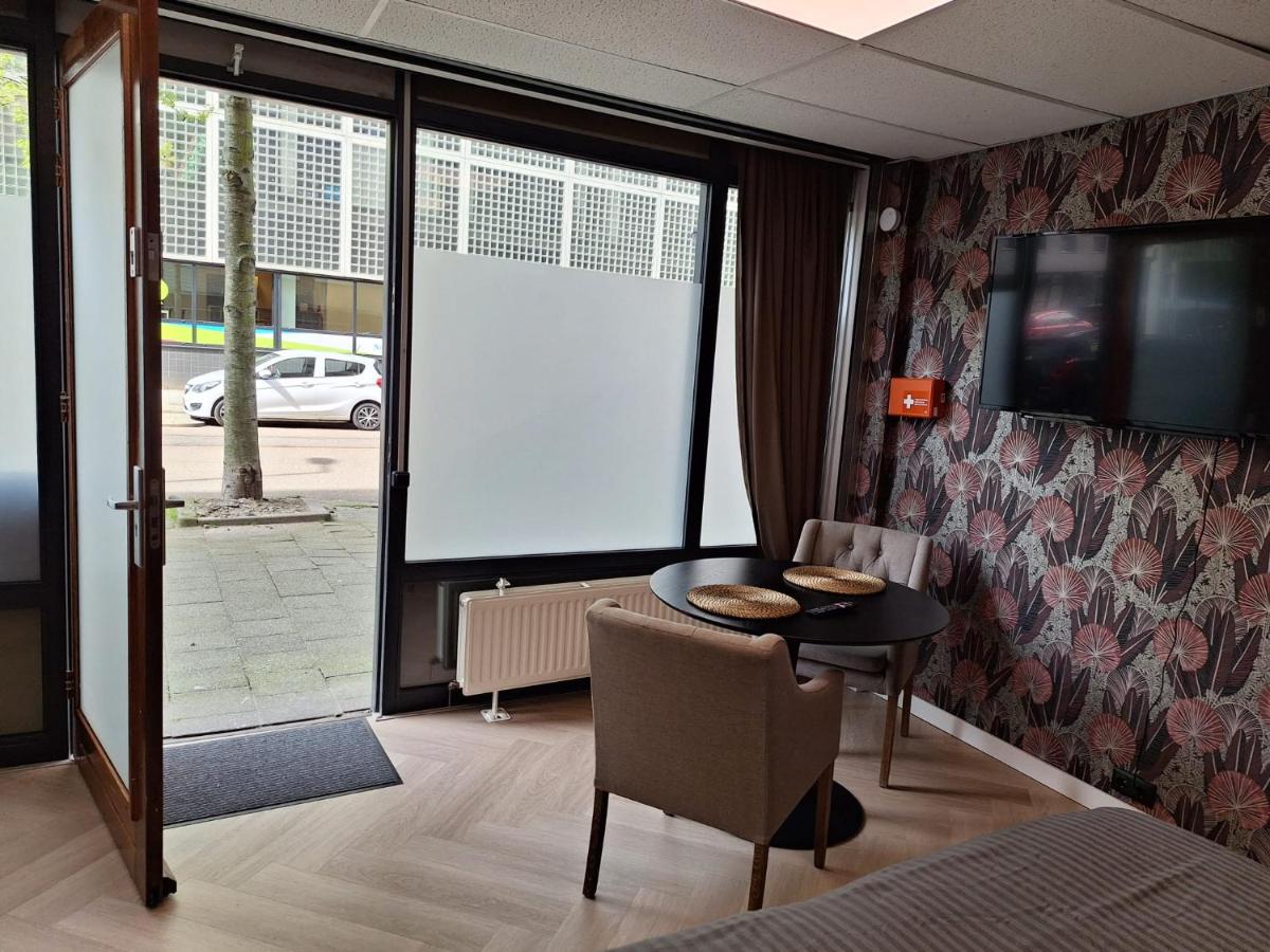 Image 2 of Mooie studio 14 C in center