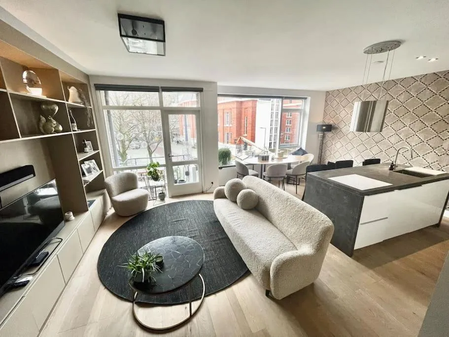 Image of Stylish apartment @ city centre