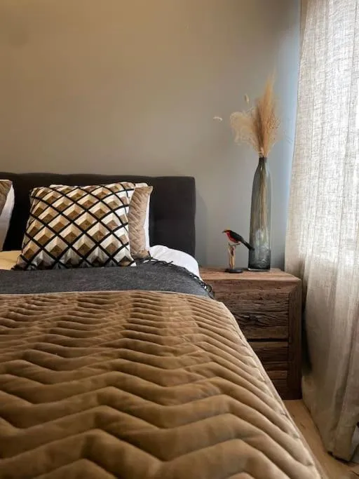 Image 5 of Stylish apartment @ city centre