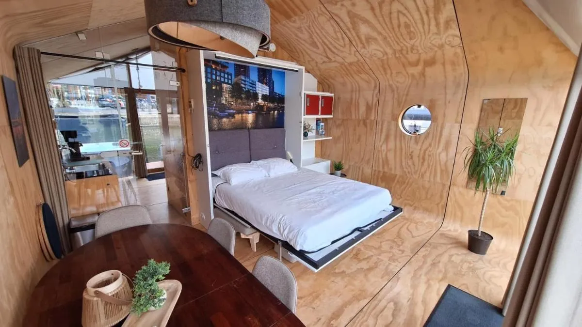 Image 1 of Wikkelboats at Wijnhaven